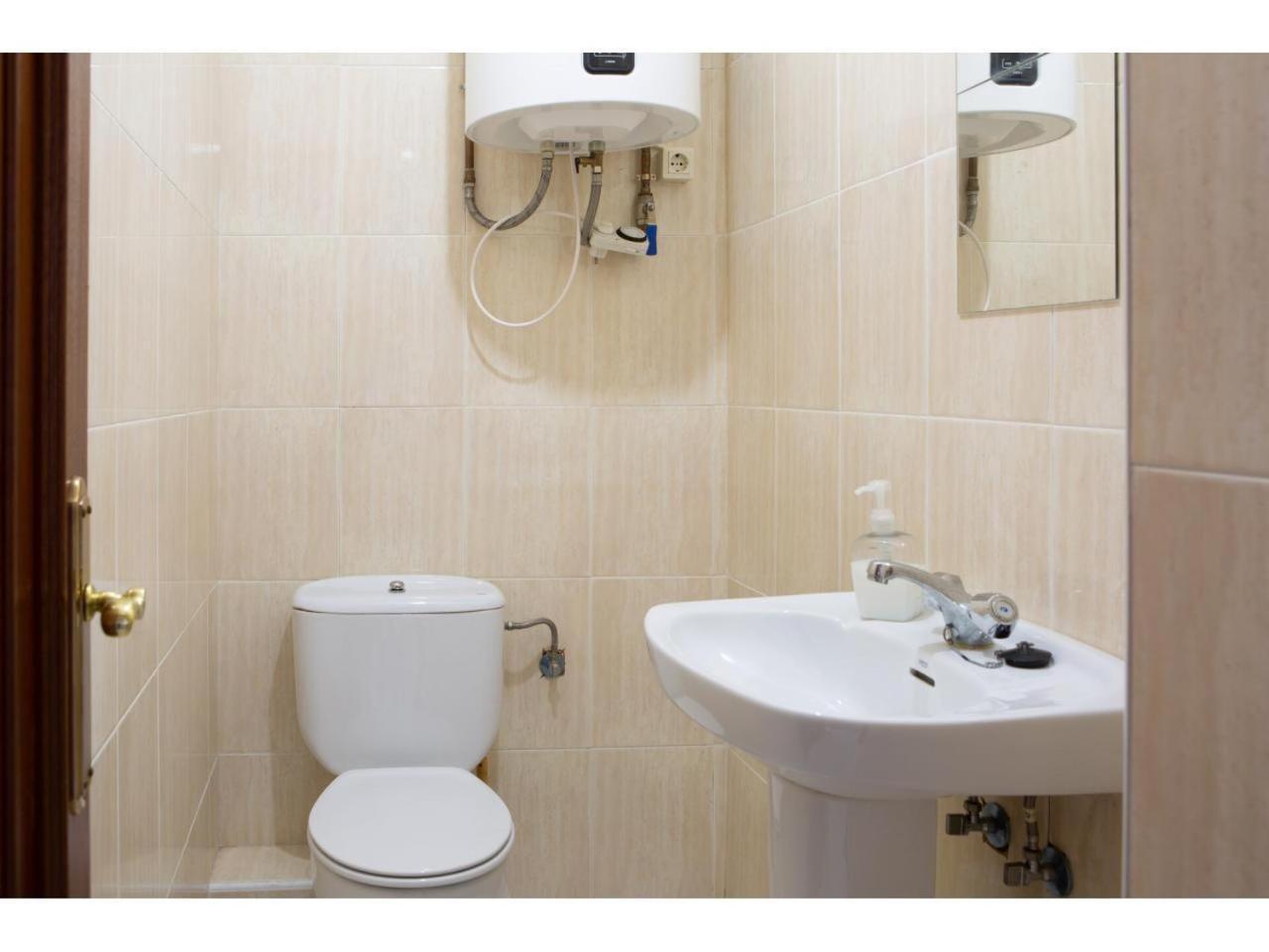 Perbes Apartment มีโญ ภายนอก รูปภาพ