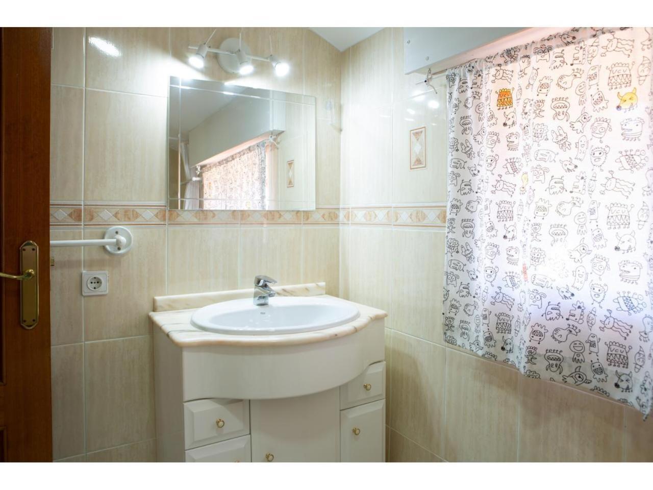 Perbes Apartment มีโญ ภายนอก รูปภาพ